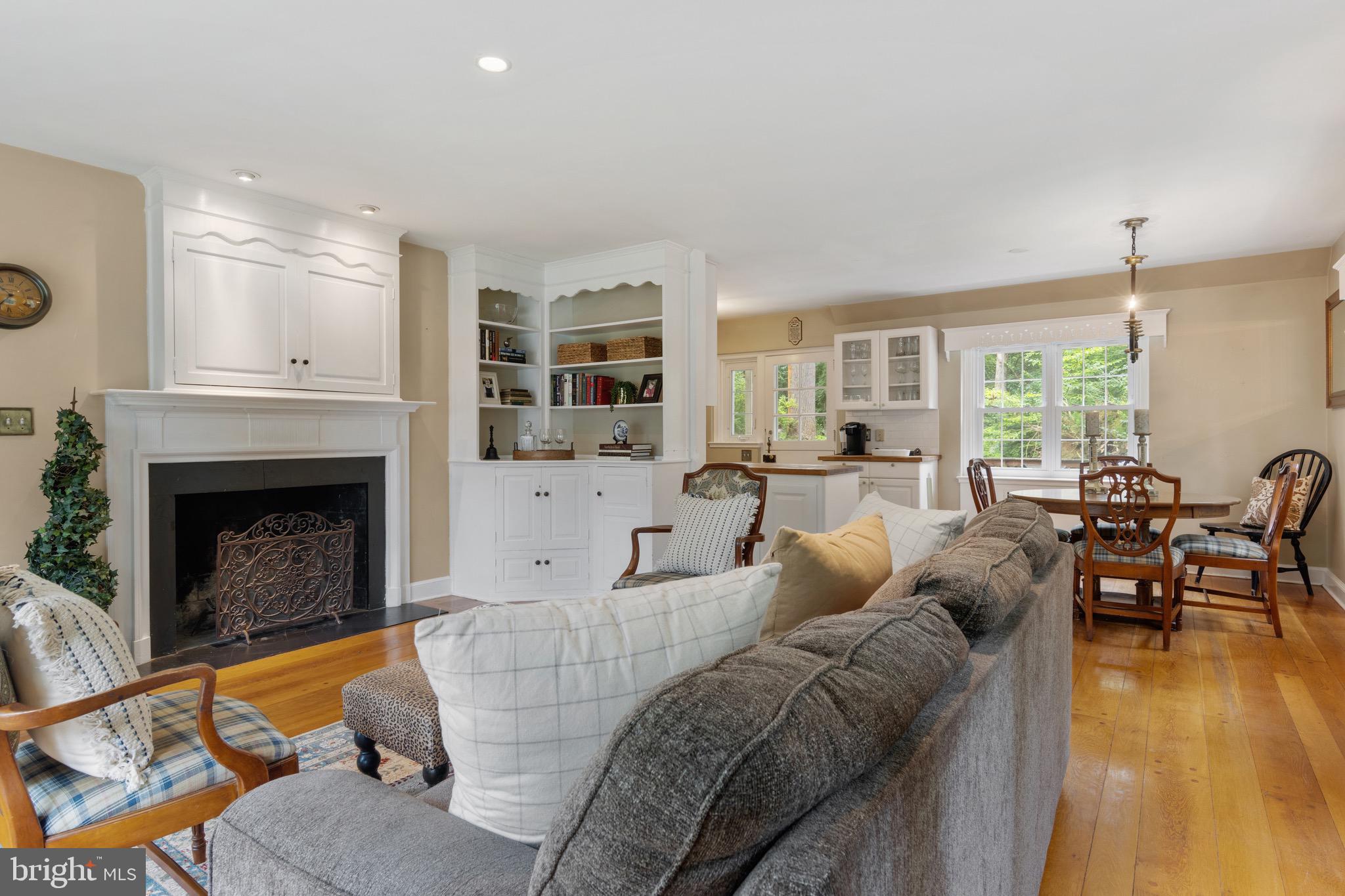 FAMILY ROOM WITH FIREPLACE