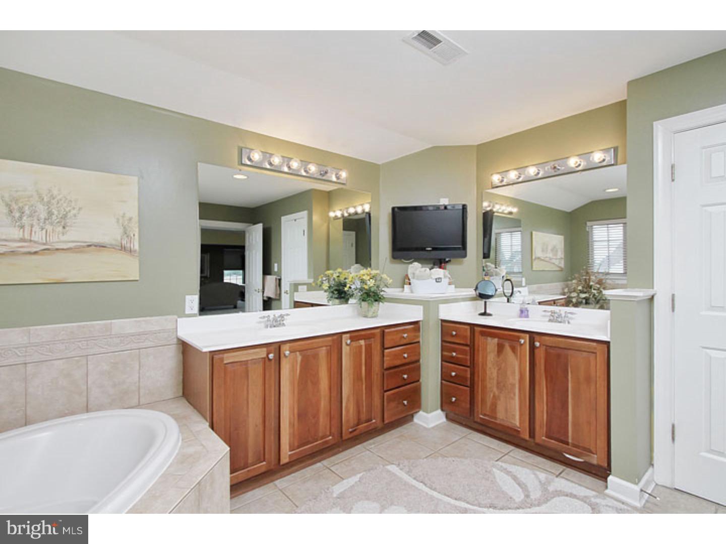 112 Stoneham Way Mickleton, NJ 08056 - Photo 15 of 25 Master Bathroom