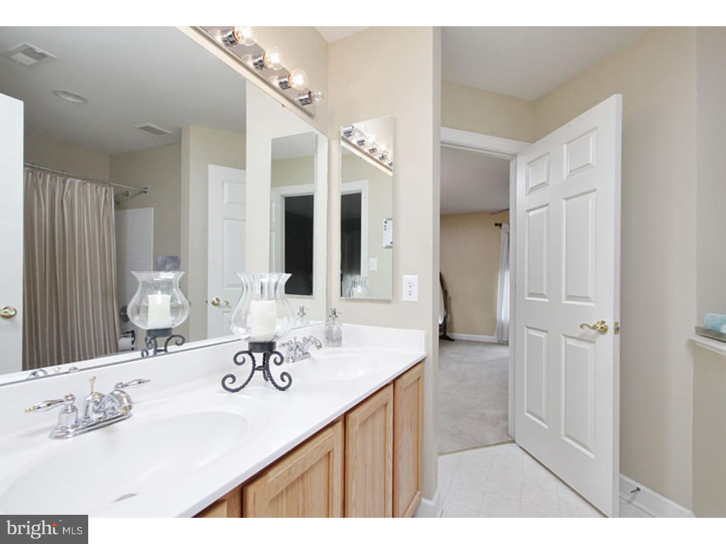 112 Stoneham Way Mickleton, NJ 08056 - Photo 17 of 25 Bathroom