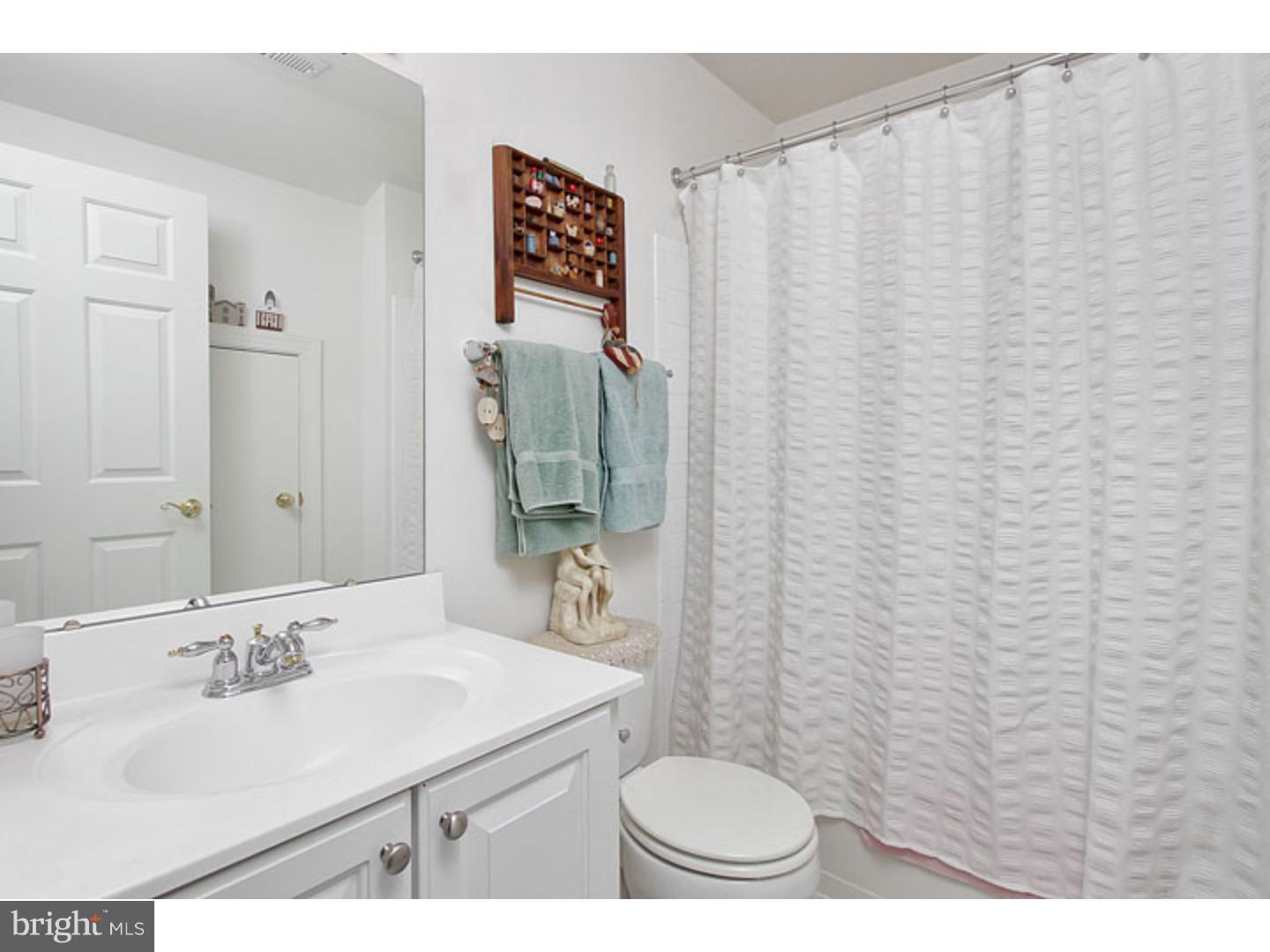 112 Stoneham Way Mickleton, NJ 08056 - Photo 20 of 25 Bathroom