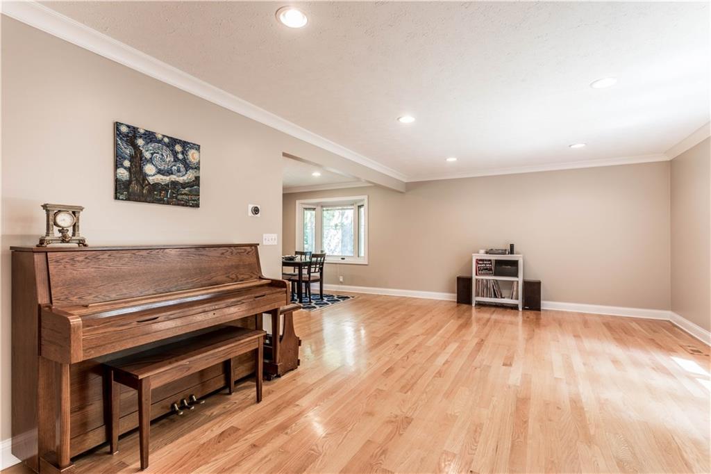 8850 Shagbark Road Indianapolis, IN 46260 - Photo 13 of 35 Gallery Image 13
