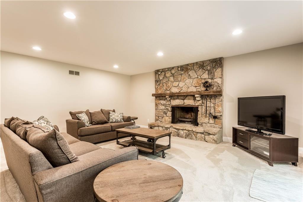 8850 Shagbark Road Indianapolis, IN 46260 - Photo 15 of 35 Gallery Image 15