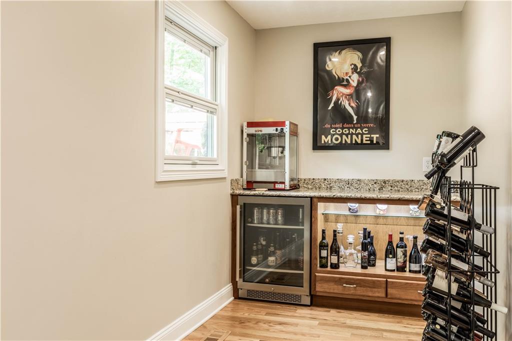 8850 Shagbark Road Indianapolis, IN 46260 - Photo 17 of 35 Gallery Image 17