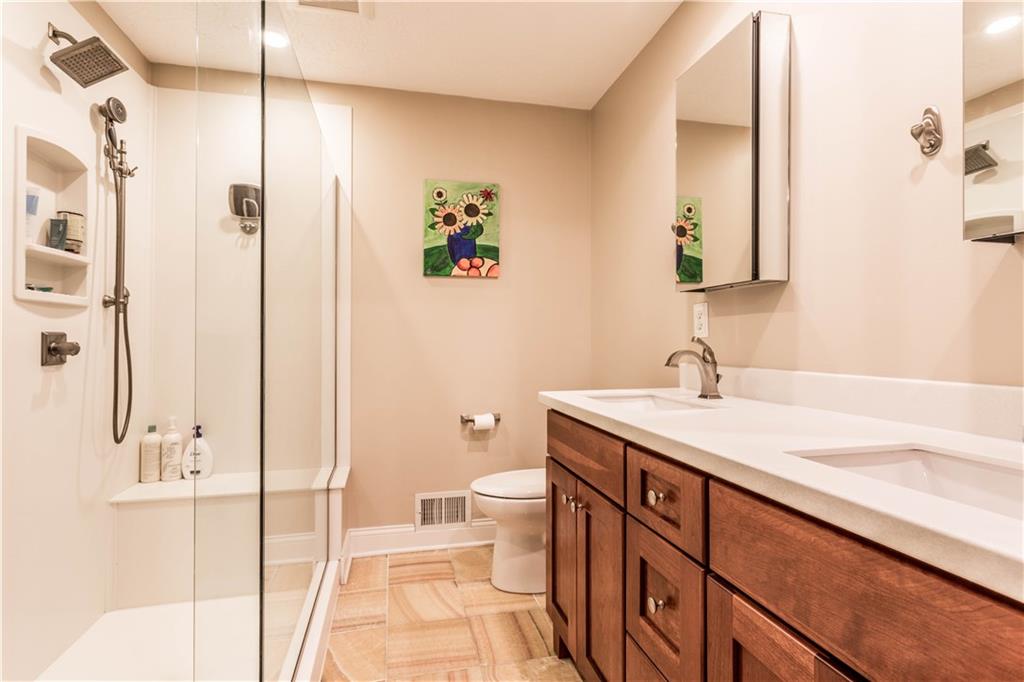 8850 Shagbark Road Indianapolis, IN 46260 - Photo 20 of 35 Gallery Image 20