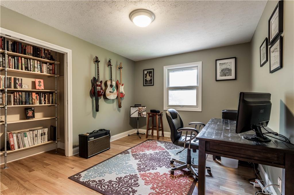 8850 Shagbark Road Indianapolis, IN 46260 - Photo 21 of 35 Gallery Image 21