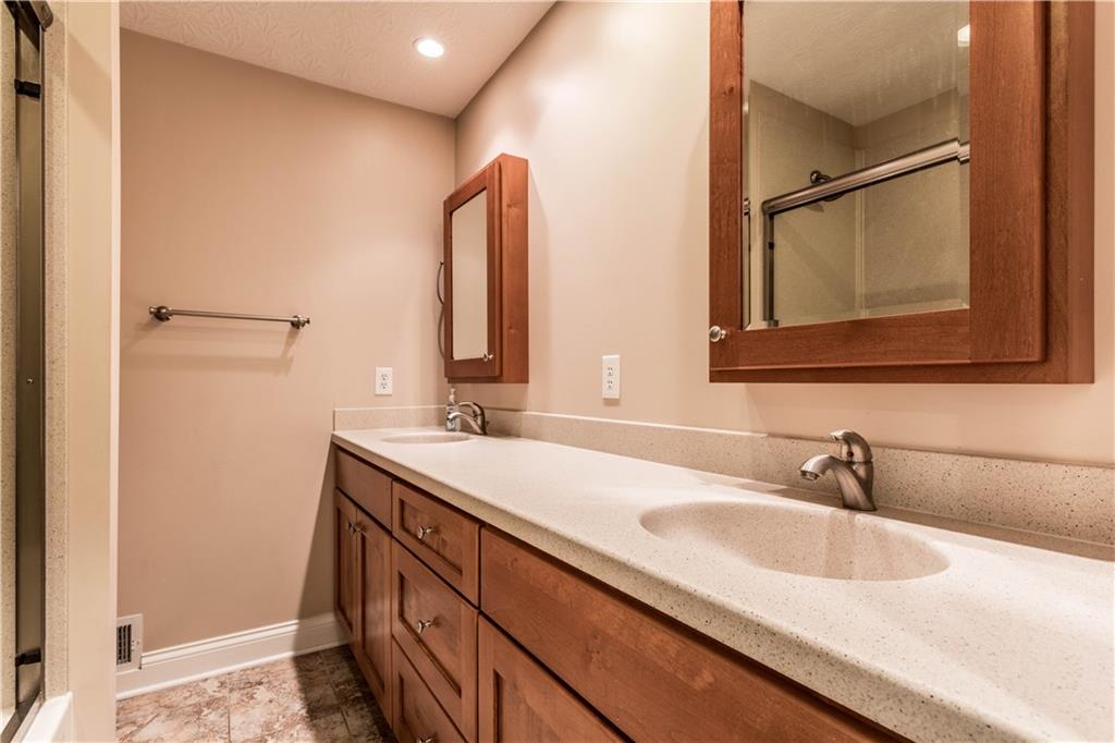 8850 Shagbark Road Indianapolis, IN 46260 - Photo 23 of 35 Gallery Image 23