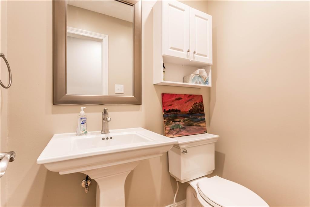 8850 Shagbark Road Indianapolis, IN 46260 - Photo 25 of 35 Gallery Image 25
