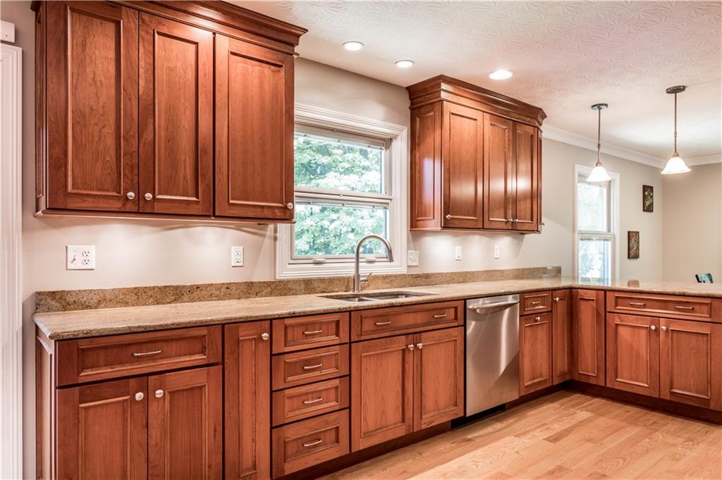 8850 Shagbark Road Indianapolis, IN 46260 - Photo 8 of 35 Gallery Image 8