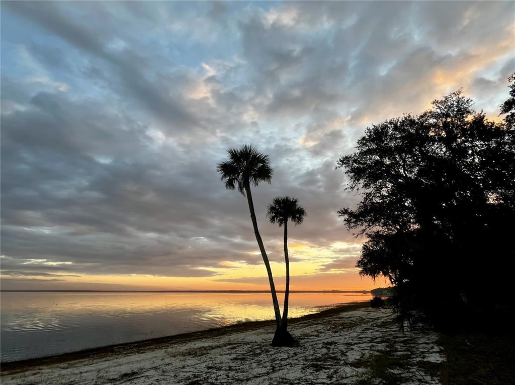 2518 Fort Lane Road Geneva, FL 32732 - Photo 41 of 44 a view of an ocean and beach
