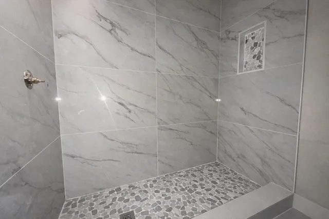 $989,900 | 5 Holmes Drive, Holden, MA 01520