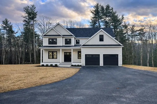 $989,900 | 5 Holmes Drive, Holden, MA 01520