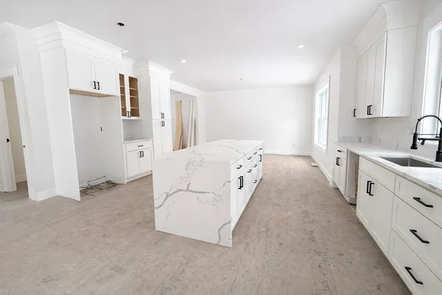 $989,900 | 5 Holmes Drive, Holden, MA 01520