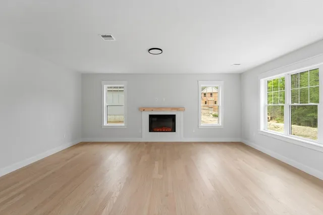 $989,900 | 5 Holmes Drive, Holden, MA 01520