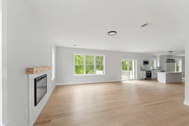 $989,900 | 5 Holmes Drive, Holden, MA 01520