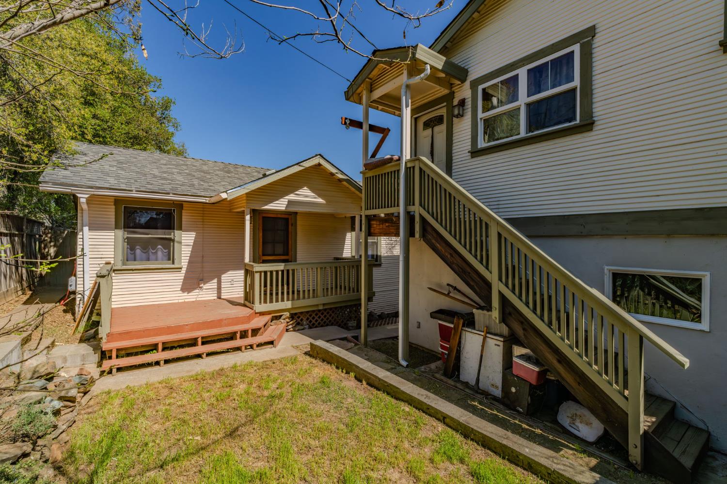 411 Rex Avenue Jackson, CA 95642 - Photo 31 of 72 a backyard of a house with seating space