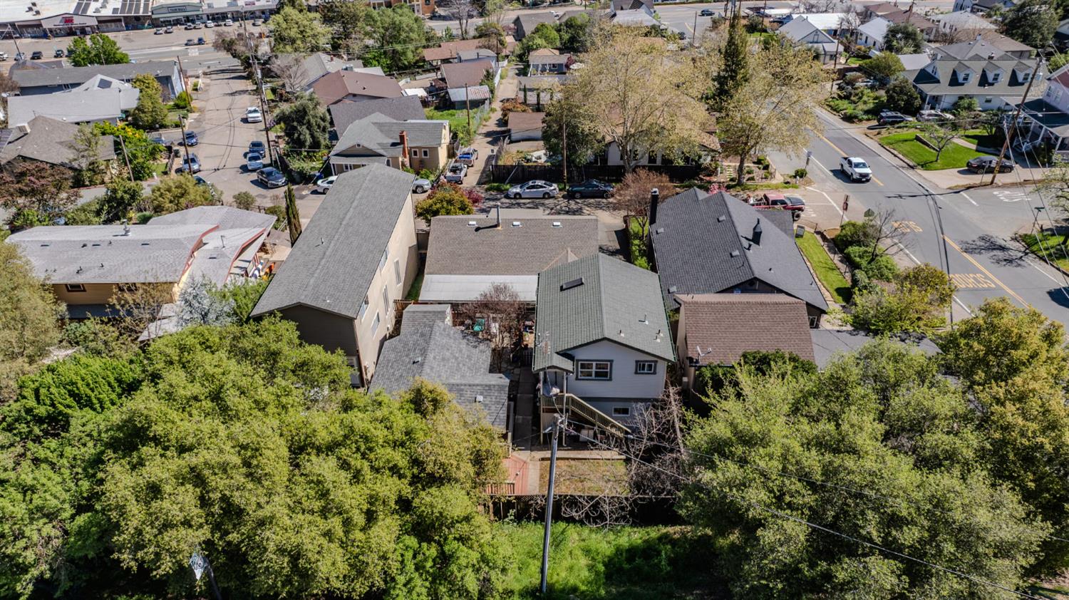 411 Rex Avenue Jackson, CA 95642 - Photo 69 of 72 an aerial view of multiple houses with yard