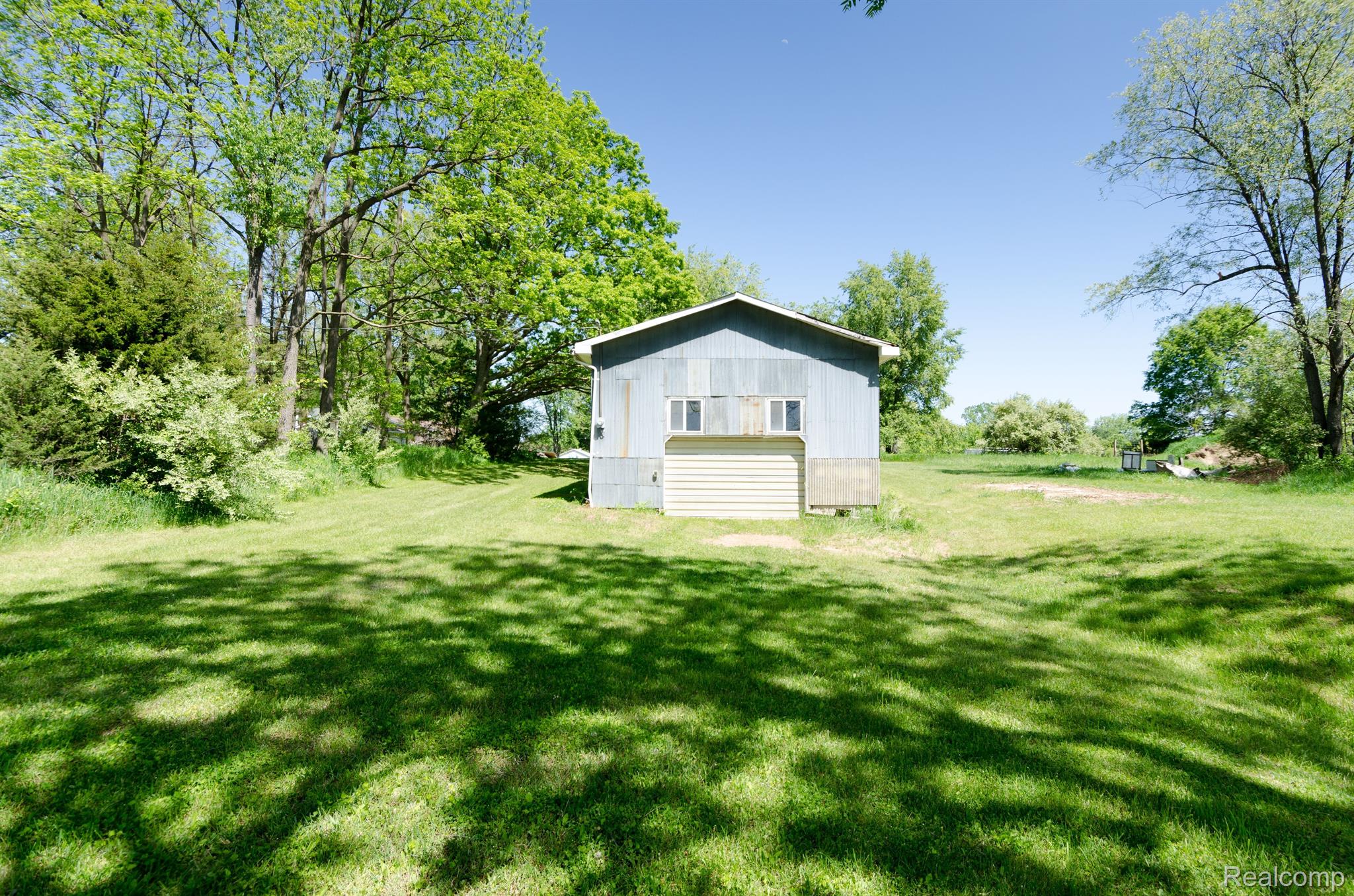 13800 Lone Tree Road Milford, MI 48380 - Photo 69 of 77 Mechanics garage. Small west door.