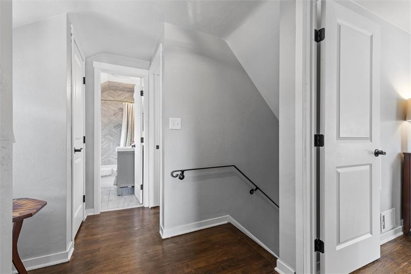 3440 McRoberts Road Pittsburgh, PA 15234 - Photo 18 of 37 Gallery Image 18