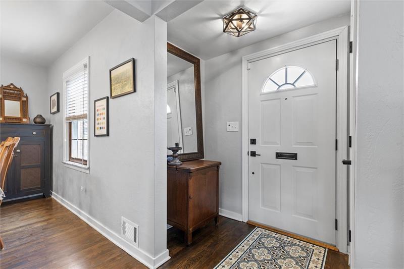 3440 McRoberts Road Pittsburgh, PA 15234 - Photo 3 of 37 Gallery Image 3