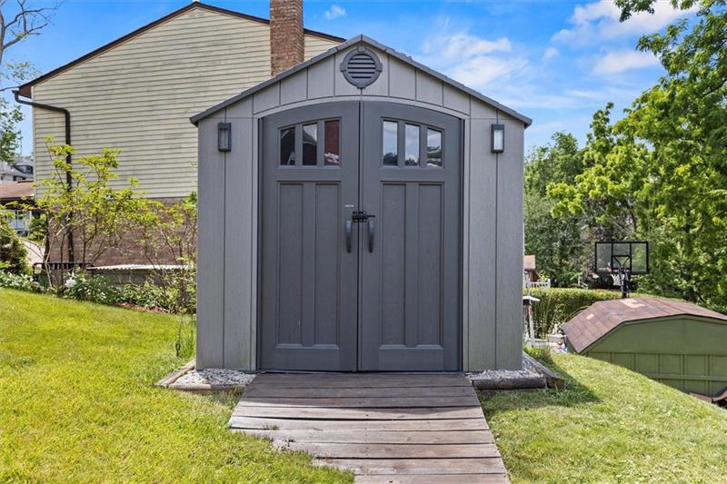 3440 McRoberts Road Pittsburgh, PA 15234 - Photo 33 of 37 Storage shed