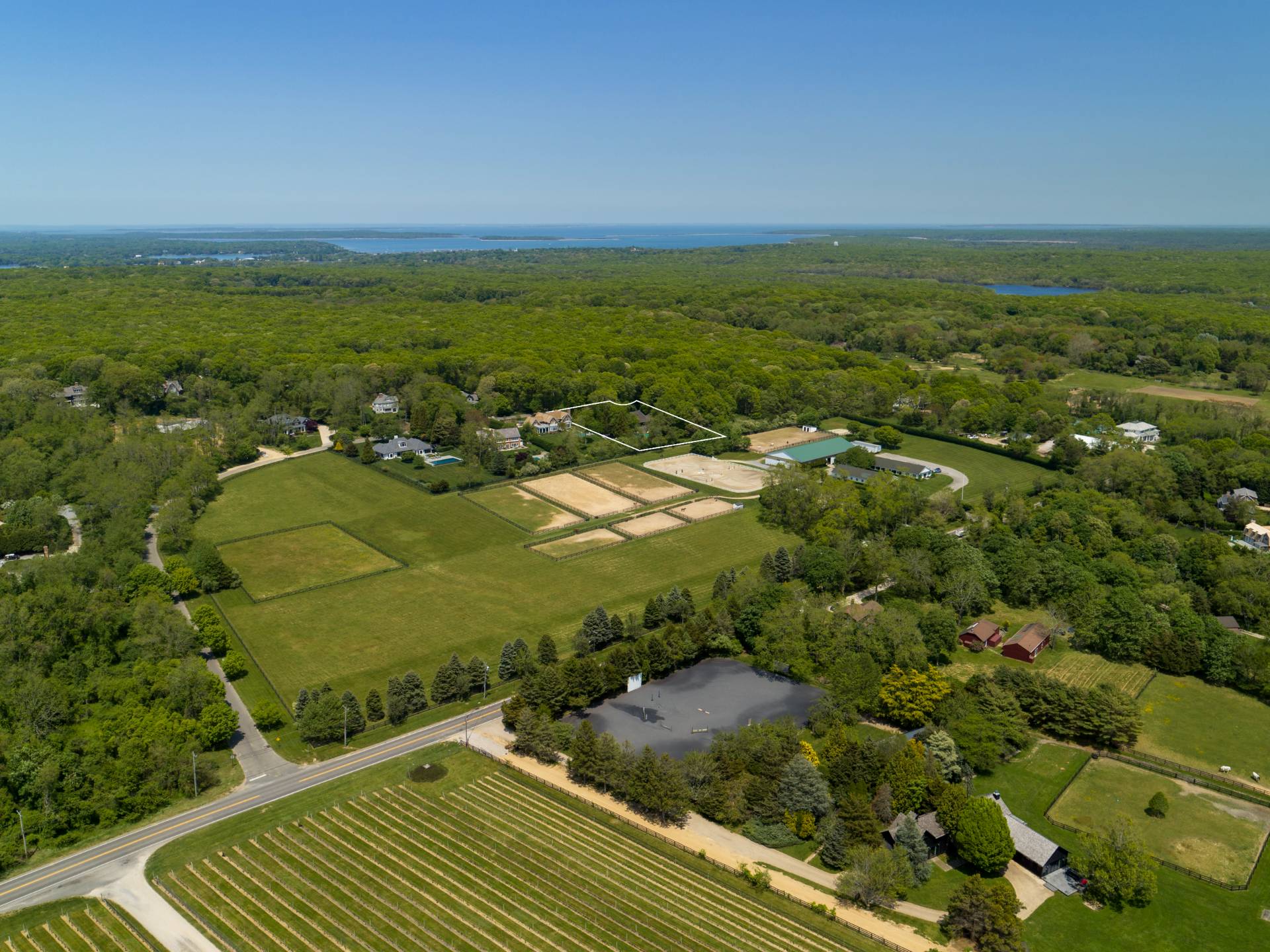 22 Casey Lane Bridgehampton, NY 11932 - Photo 23 of 24 a view of a city