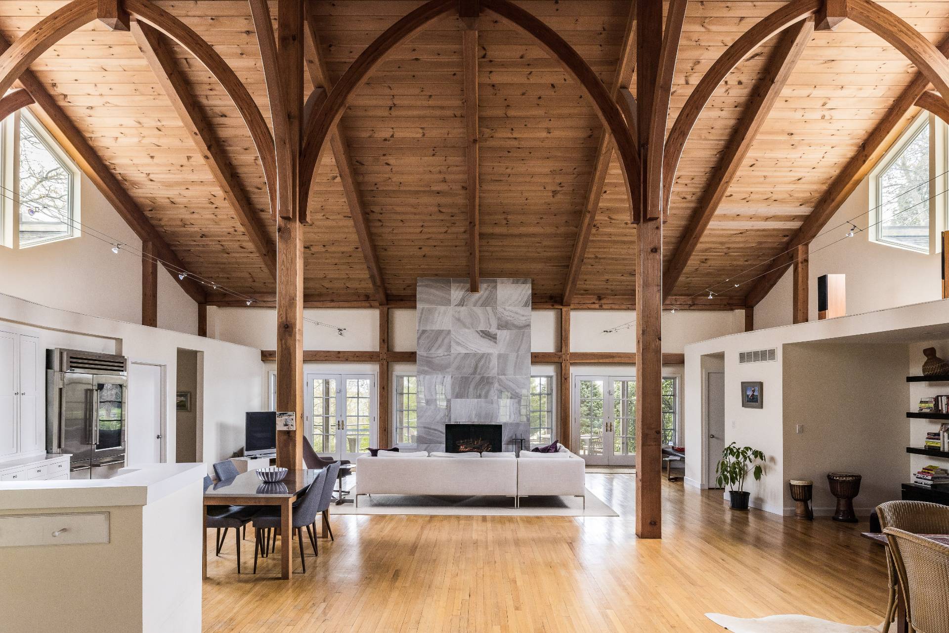22 Casey Lane Bridgehampton, NY 11932 - Photo 4 of 24 a very nice looking living room with large windows