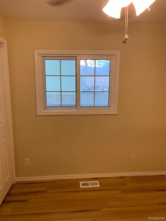 1200 Bangor Road Waterford, MI 48328 - Photo 12 of 20