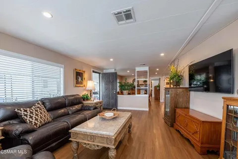 $295,000 | 2 Robertson Way, Newbury Park, CA 91320
