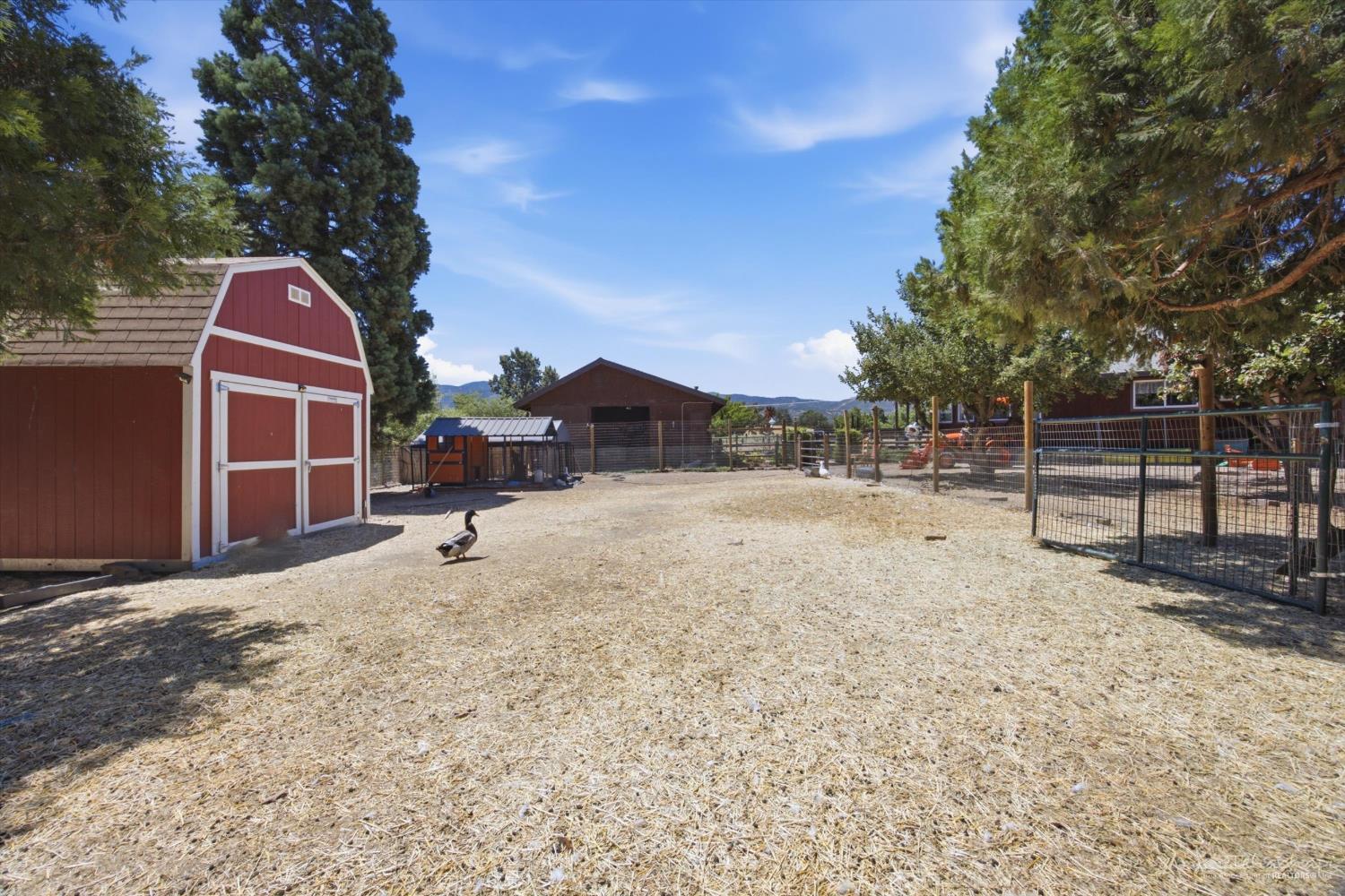 21801 Old Town Road Tehachapi, CA 93561 - Photo 5 of 38 Gallery Image 5