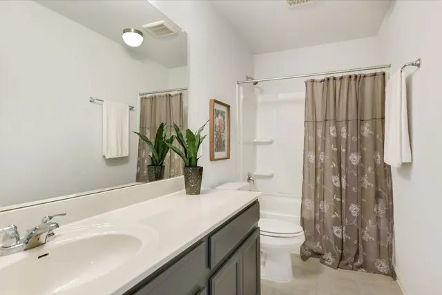 $2,450 | 12216 Texana Trail, Manor, TX 78653