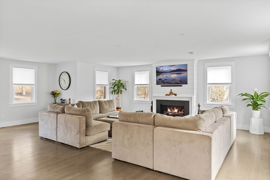 8 Briggs Road Lexington, MA 02421 - Photo 14 of 40