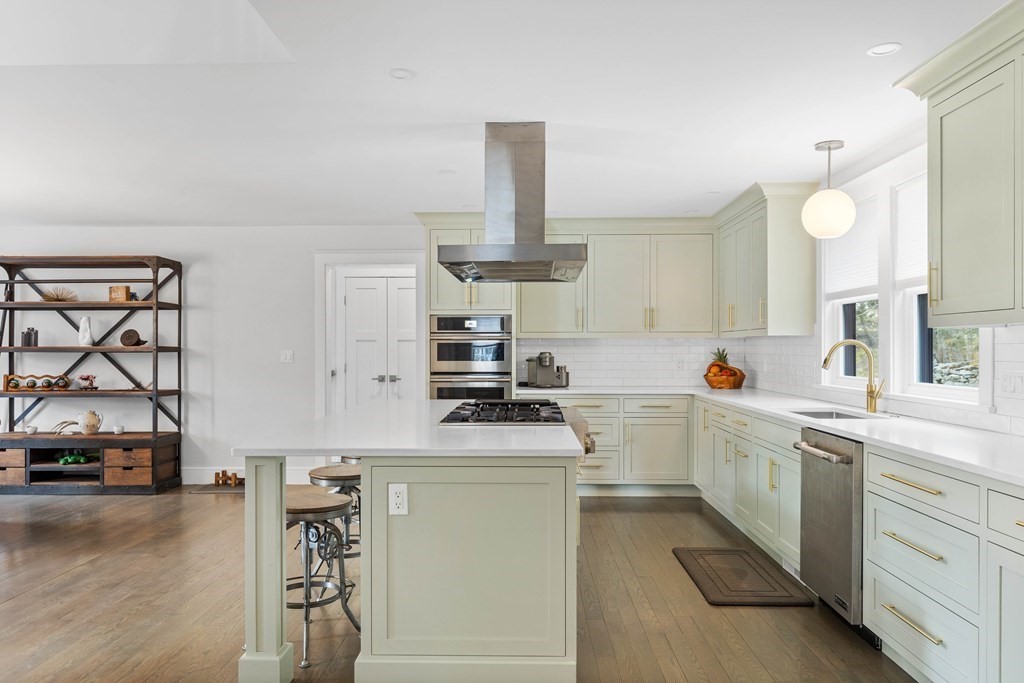 8 Briggs Road Lexington, MA 02421 - Photo 5 of 40