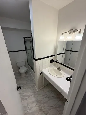 $745 | 1902 Queen Street, Unit D6, Winston-Salem, NC 27103