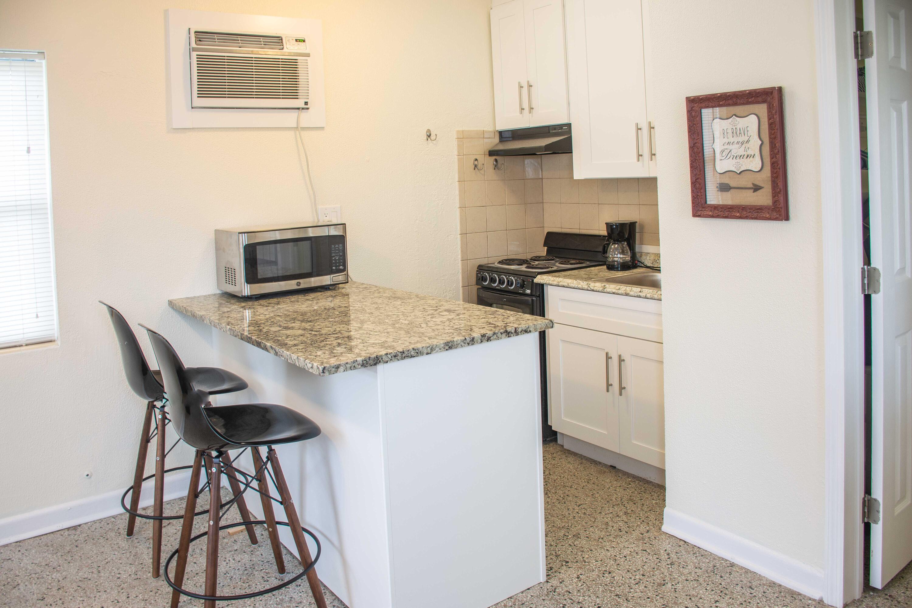 1165 Cabana Road Singer Island, FL 33404 - Photo 6 of 11 DSC_0849