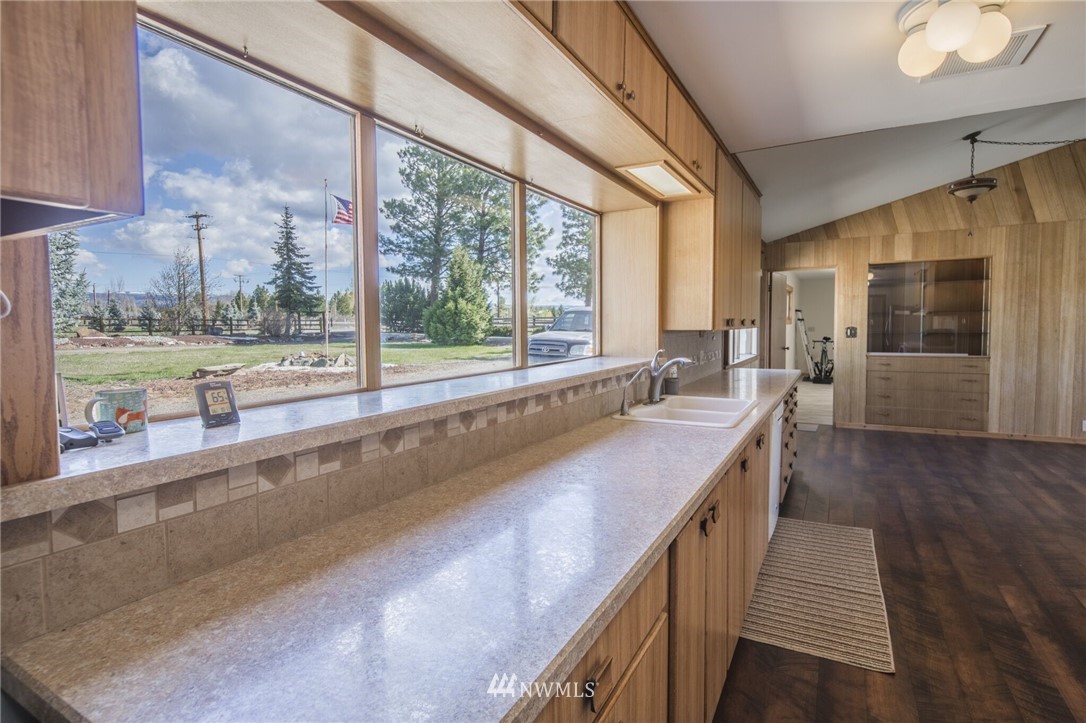 1650 Game Farm Road Ellensburg, WA 98926 - Photo 3 of 37 Gallery Image 3