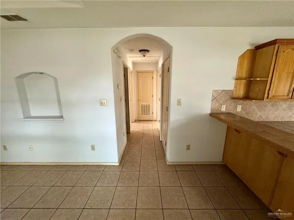 $800 | 2100 Aruba Drive, Unit 1, Edinburg, TX 78541