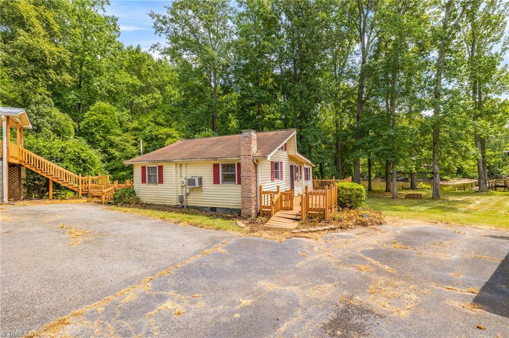 596 Riverview Road Lexington, NC 27292 - Photo 4 of 30 Gallery Image 4