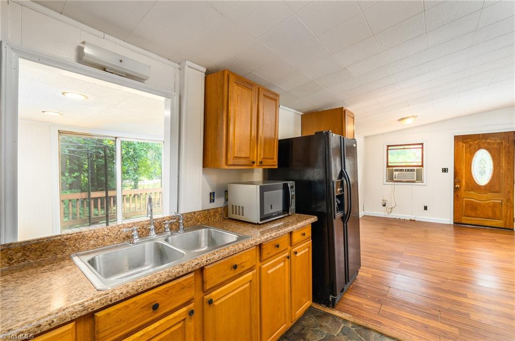 596 Riverview Road Lexington, NC 27292 - Photo 10 of 30 Gallery Image 10