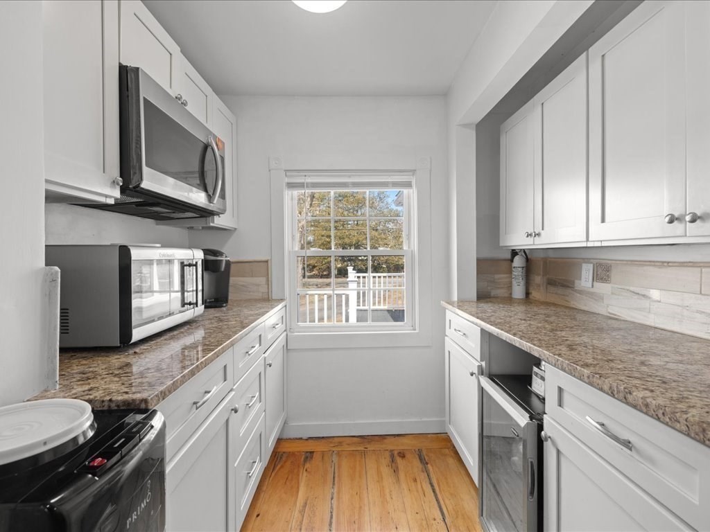 555 Webster Street Marshfield, MA 02050 - Photo 6 of 36
