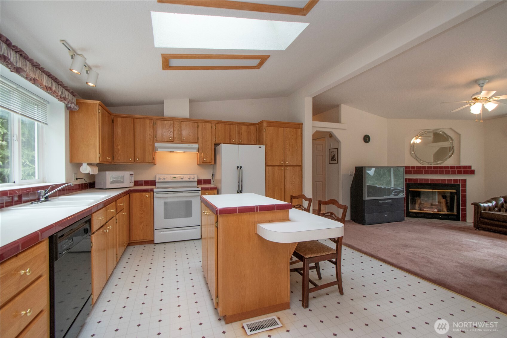 62 Johnson Road Port Angeles, WA 98363 - Photo 14 of 40
