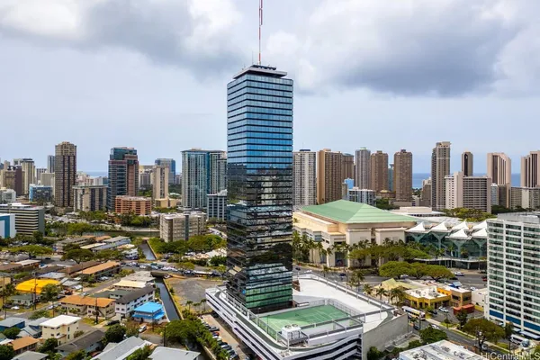 $1,400 | 1750 Kalakaua Avenue, Unit 3002, Honolulu, HI 96826