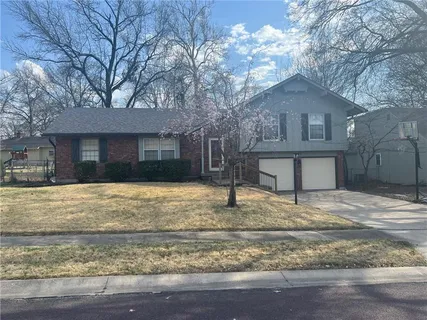 $380,000 | 5607 West 98th Terrace, Overland Park, KS 66207
