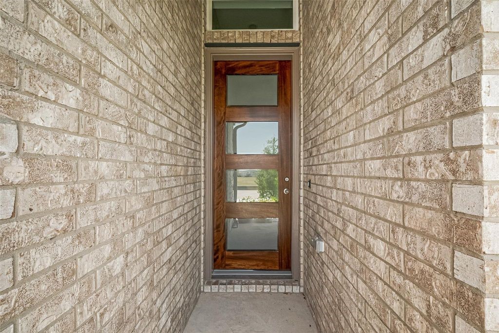 1051 Comal Trail Dayton, TX 77535 - Photo 4 of 49