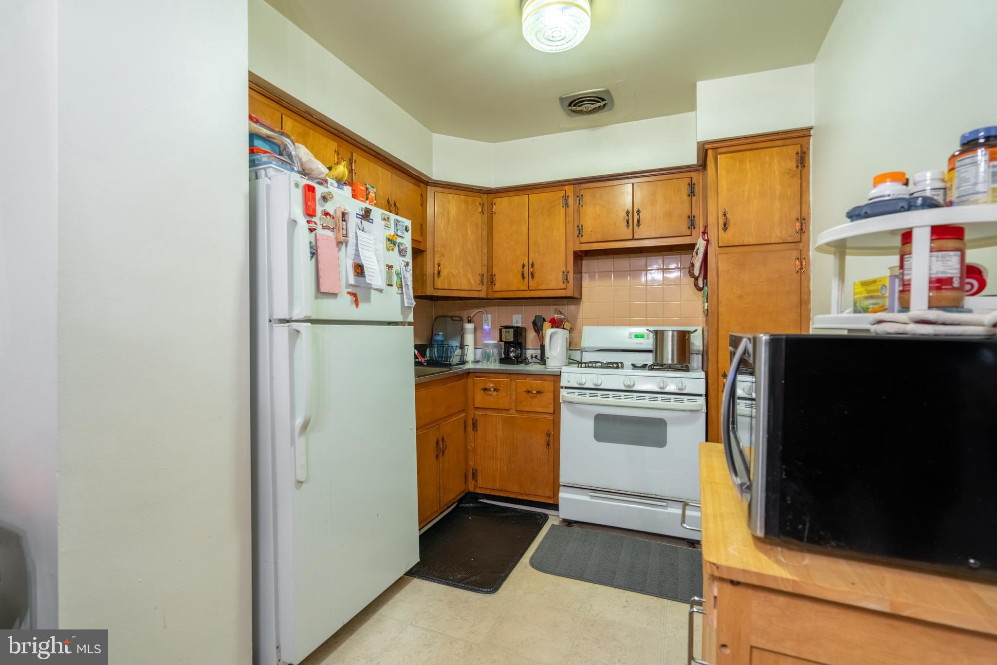 2651 Daphne Road Philadelphia, PA 19131 - Photo 13 of 21 Kitchen