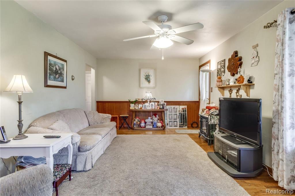 1189 Alton Road Flint, MI 48507 - Photo 3 of 16