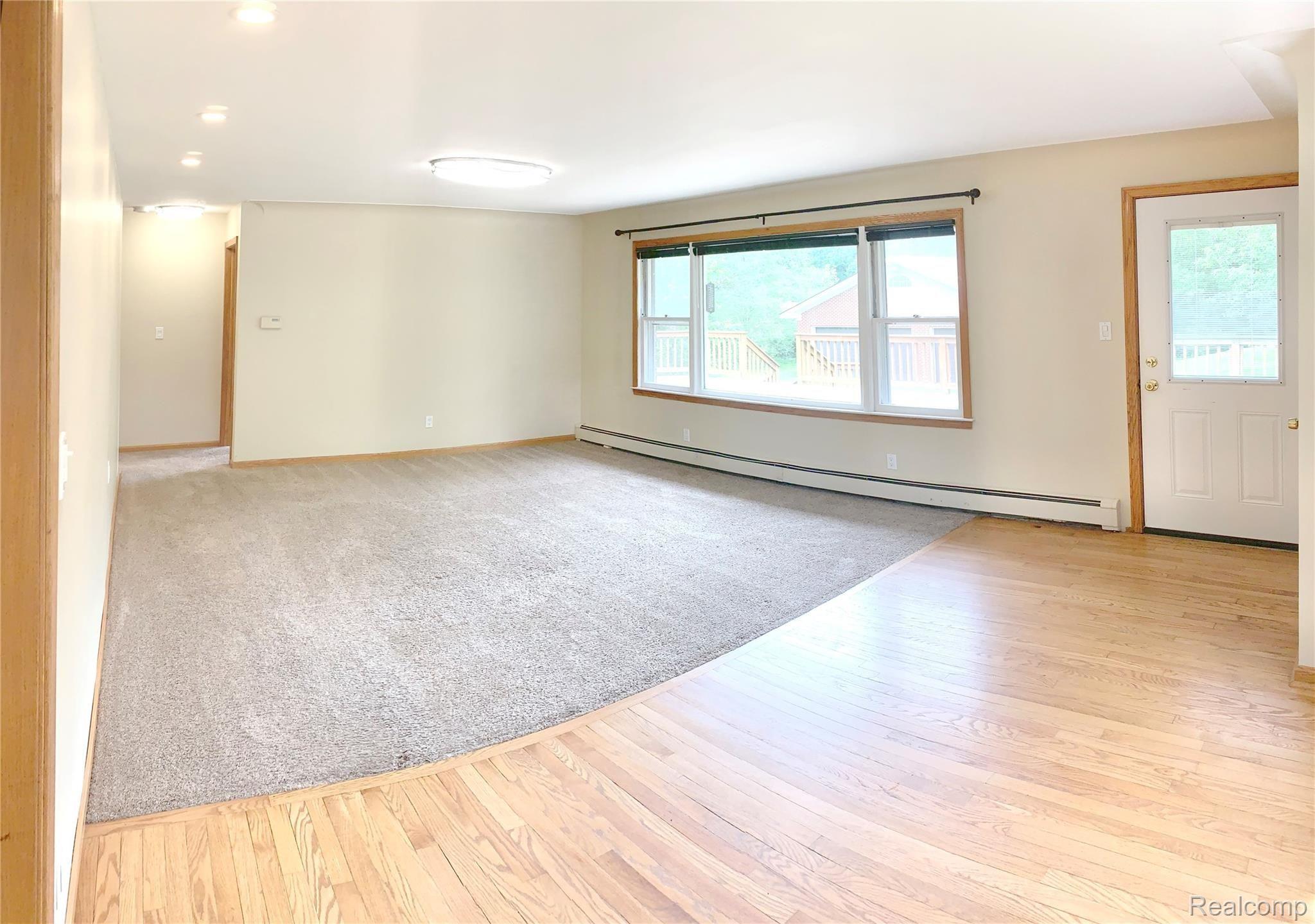 2880 Ridge Road White Lake, MI 48383 - Photo 14 of 51 14.jpg