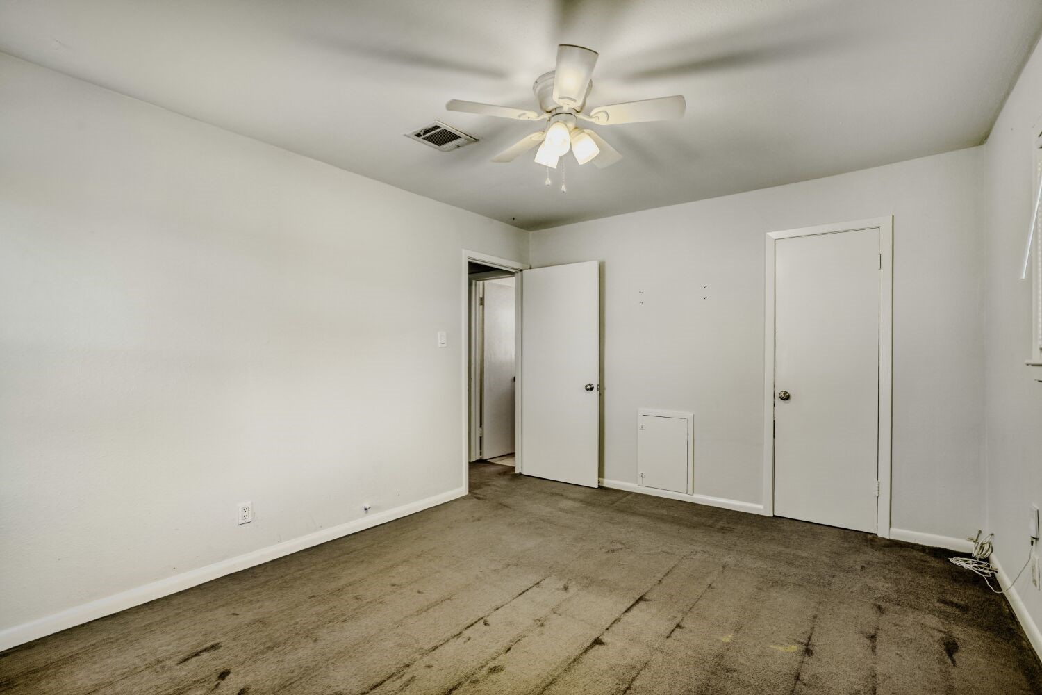 5014 Viking Drive Houston, TX 77092 - Photo 21 of 30 a view of an empty room