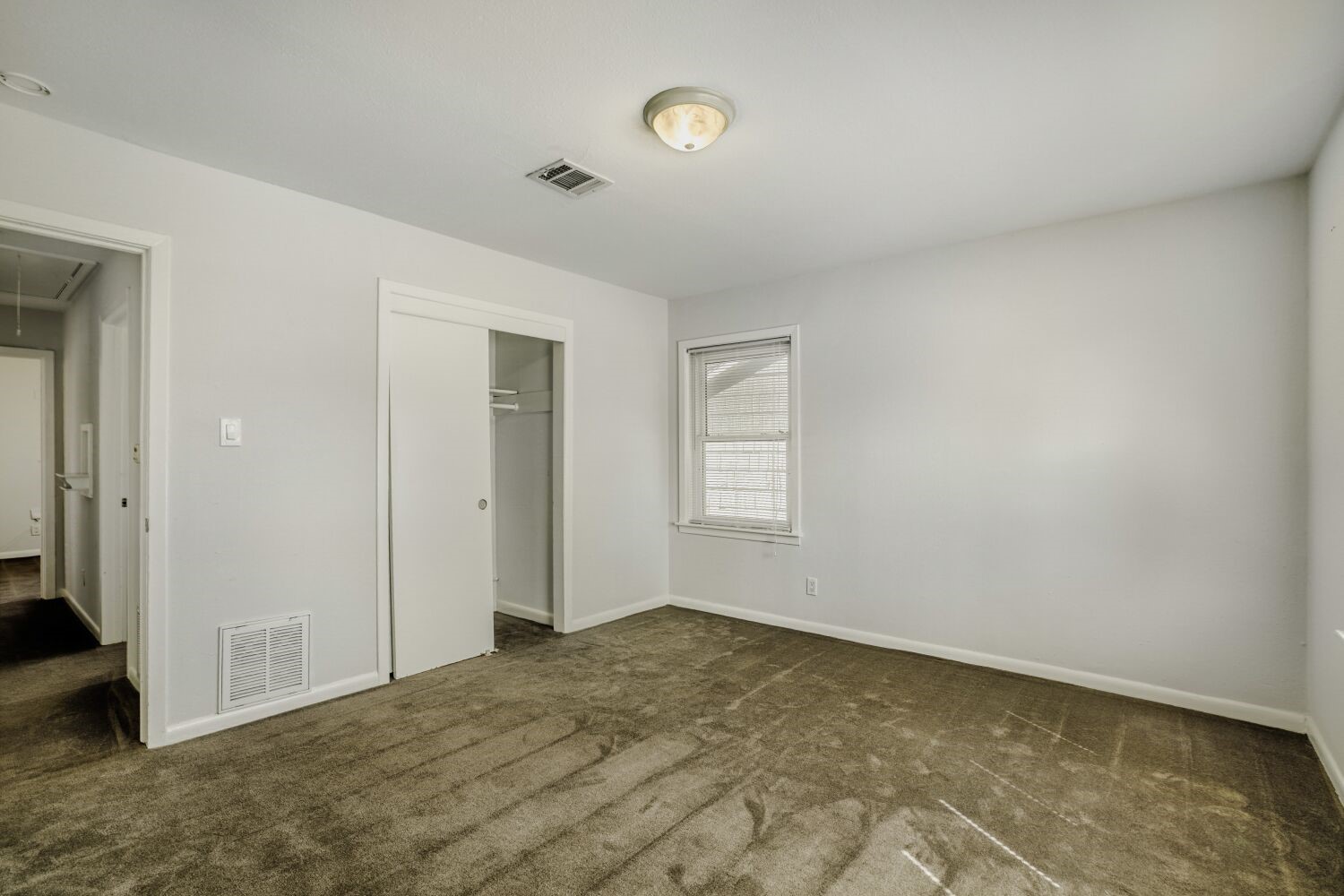 5014 Viking Drive Houston, TX 77092 - Photo 23 of 30 a view of room