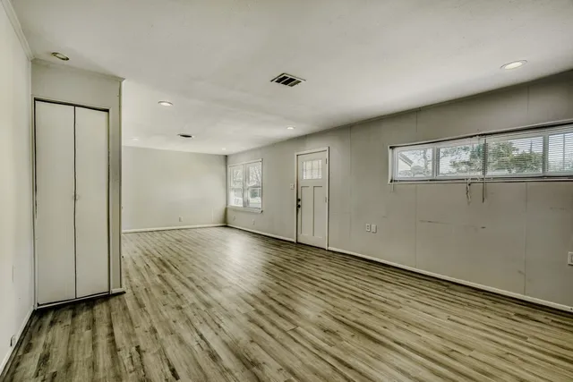 $324,500 | 5014 Viking Drive, Houston, TX 77092