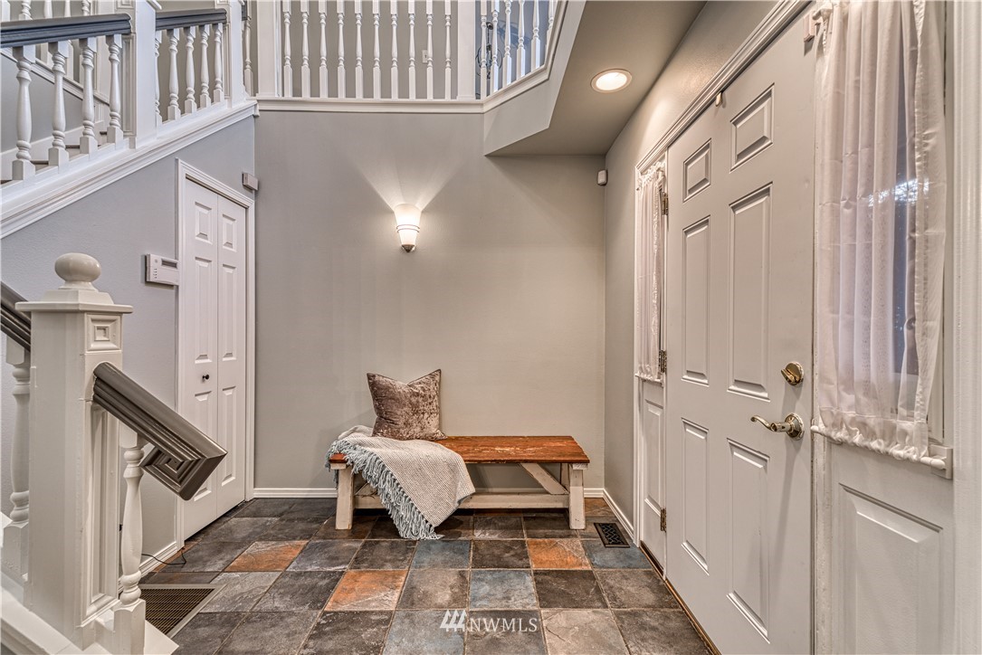 2797 Erlands Point Road Northwest Bremerton, WA 98312 - Photo 12 of 39 Gallery Image 12